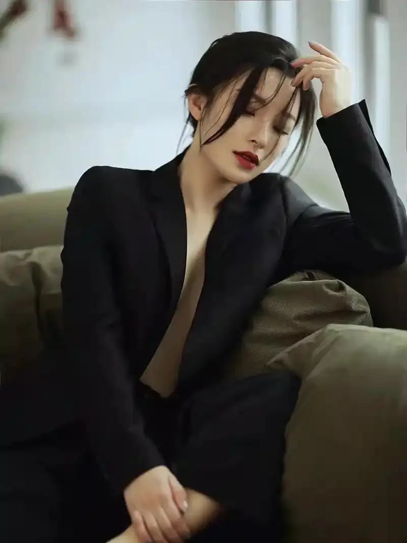 蜜臀直播用户评价头像画面